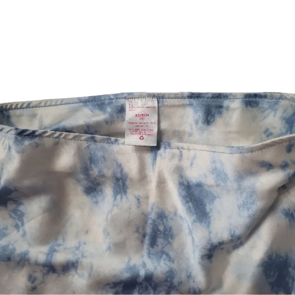 NO BOUNDARIES Blue/White Super High Rise‎ Tie-dyed Silky NWOT Skirt Size XS (1)